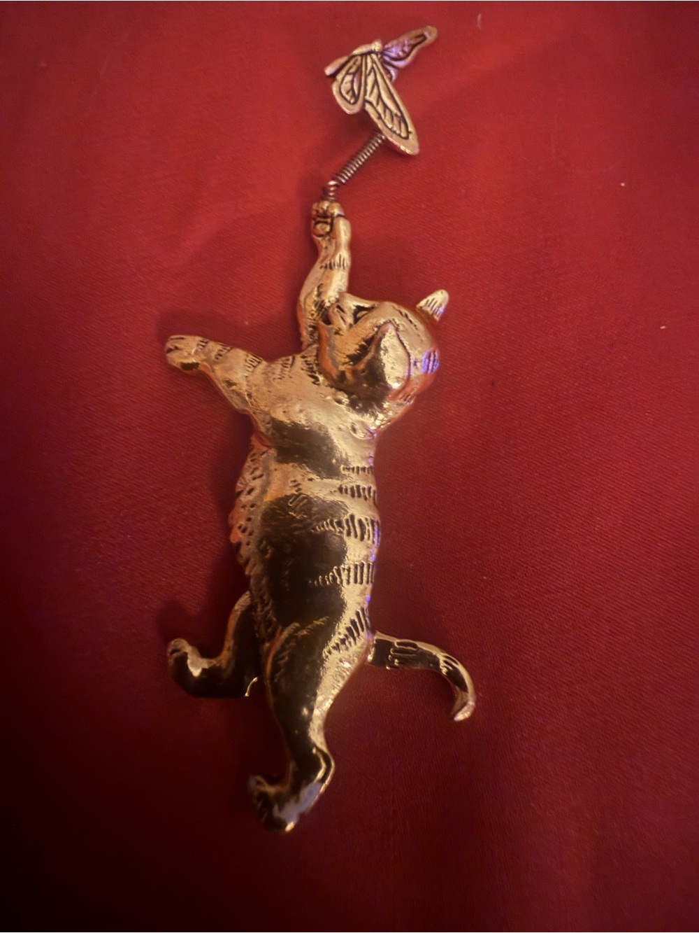 NWOT “Mischievous cat chasing a butterfly” brooch